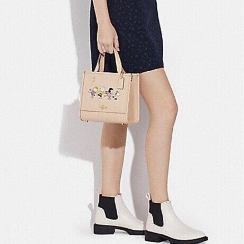 ❌❌SOLD❌❌Coach X Peanuts Dempsey Tote 22- Snoopy And Friends Leather Bag in Ivory - Picture 3 of 7